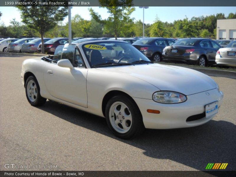 White / Black 1999 Mazda MX-5 Miata Roadster