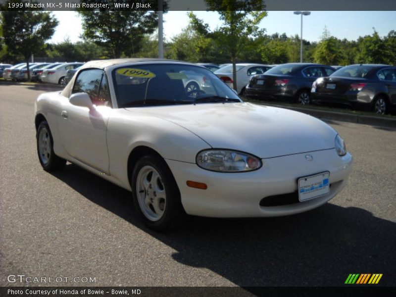 White / Black 1999 Mazda MX-5 Miata Roadster
