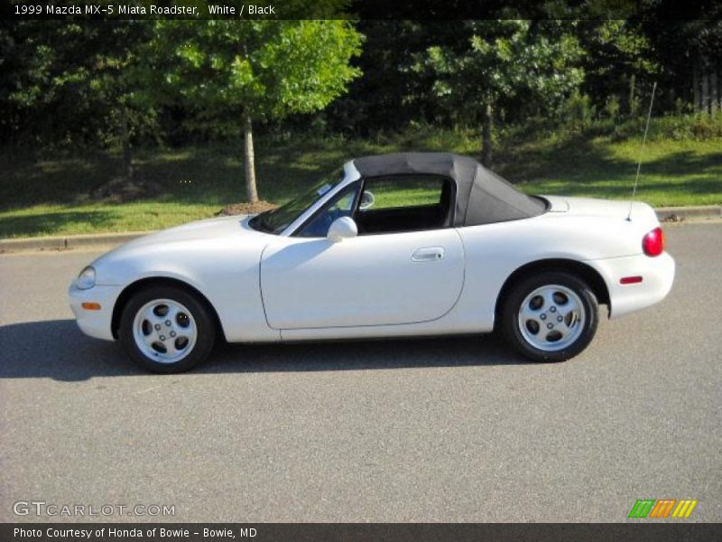 White / Black 1999 Mazda MX-5 Miata Roadster