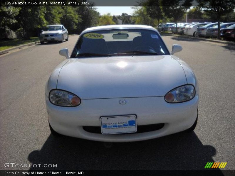 White / Black 1999 Mazda MX-5 Miata Roadster
