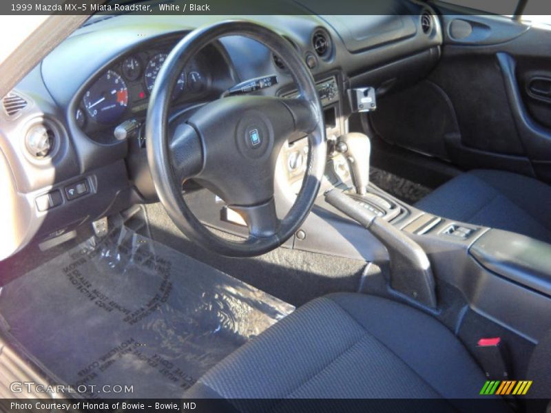 White / Black 1999 Mazda MX-5 Miata Roadster