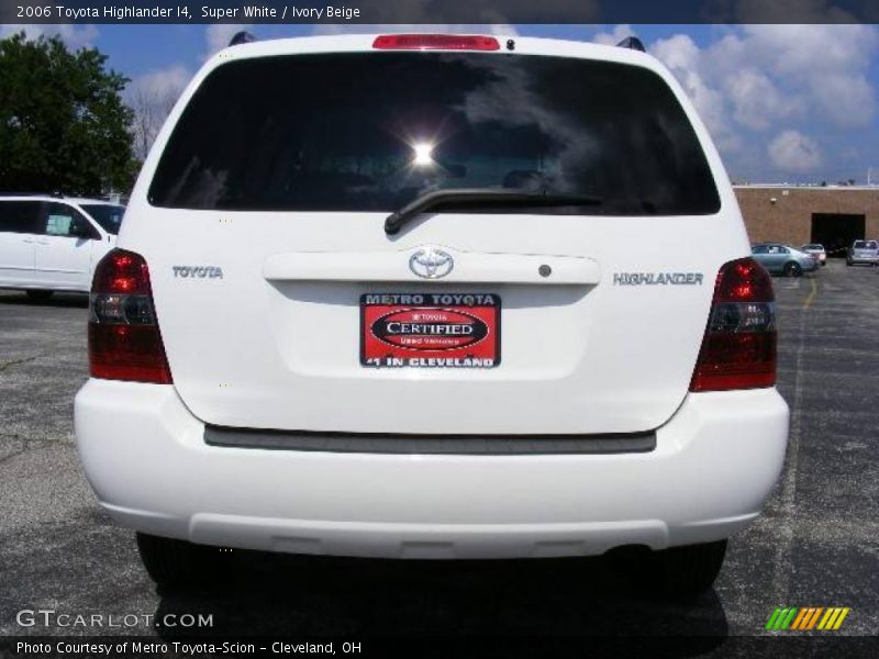 Super White / Ivory Beige 2006 Toyota Highlander I4