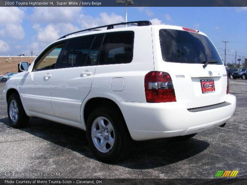 Super White / Ivory Beige 2006 Toyota Highlander I4