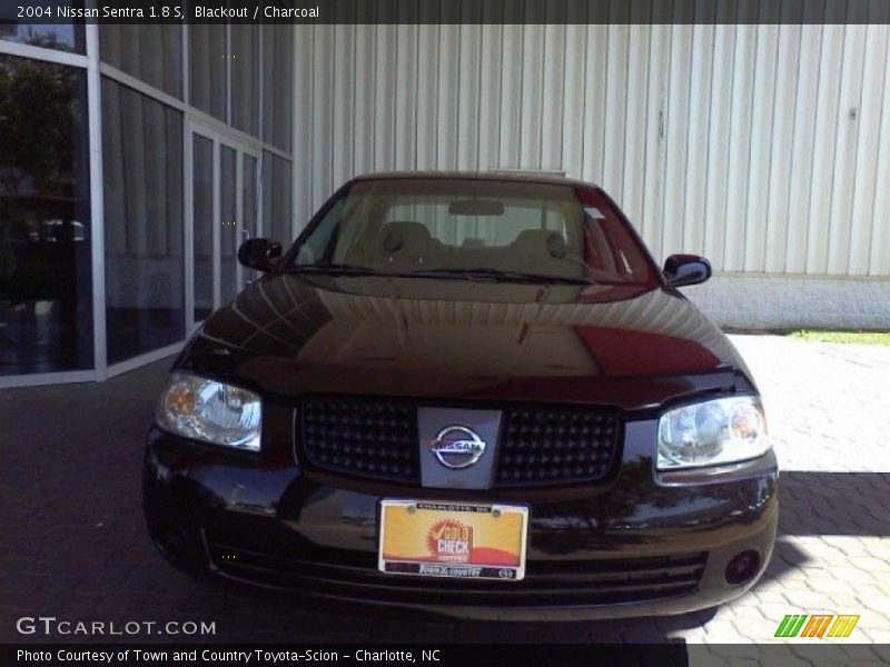 Blackout / Charcoal 2004 Nissan Sentra 1.8 S