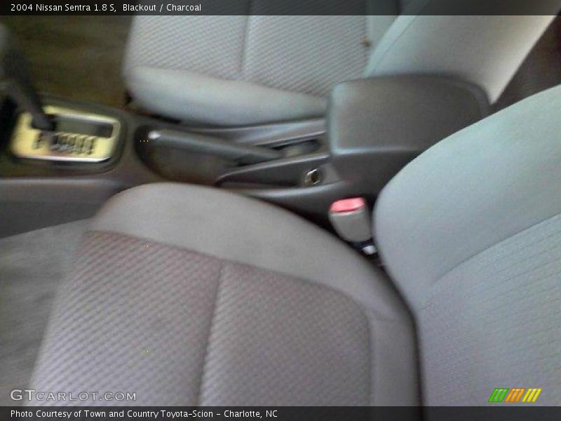 Blackout / Charcoal 2004 Nissan Sentra 1.8 S