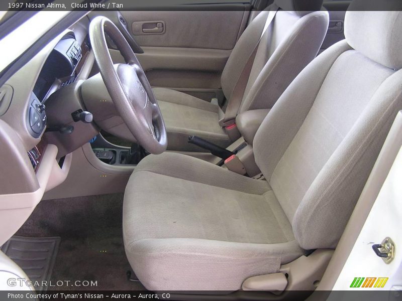 Cloud White / Tan 1997 Nissan Altima