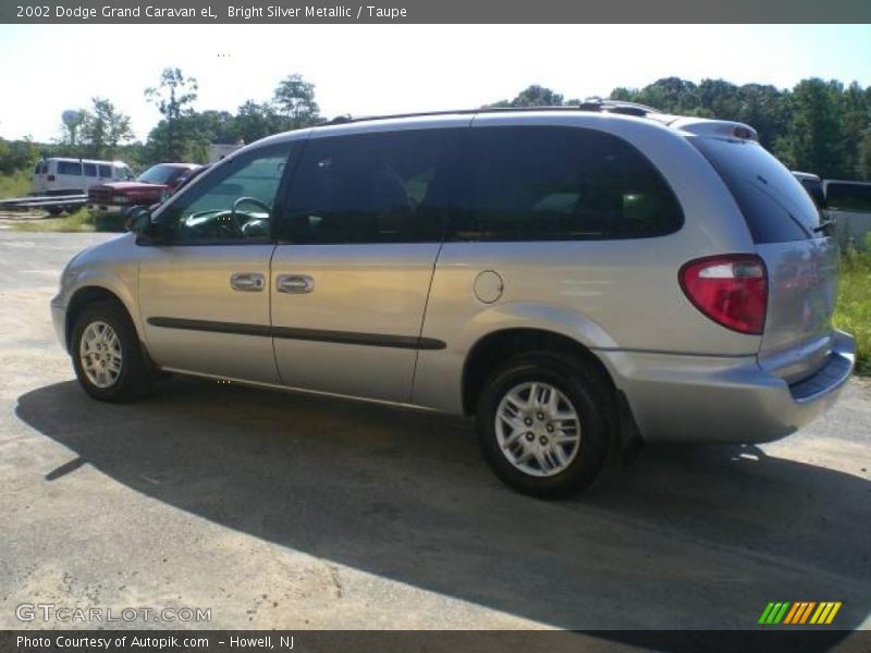 Bright Silver Metallic / Taupe 2002 Dodge Grand Caravan eL
