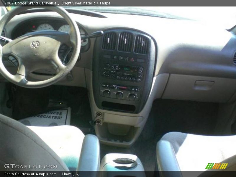 Bright Silver Metallic / Taupe 2002 Dodge Grand Caravan eL