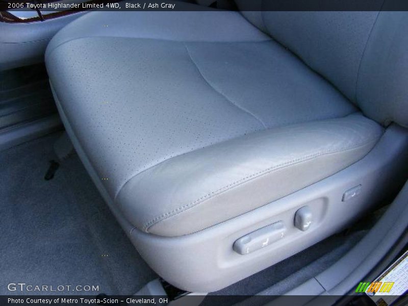Black / Ash Gray 2006 Toyota Highlander Limited 4WD