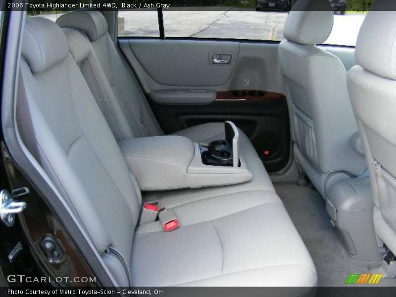 Black / Ash Gray 2006 Toyota Highlander Limited 4WD