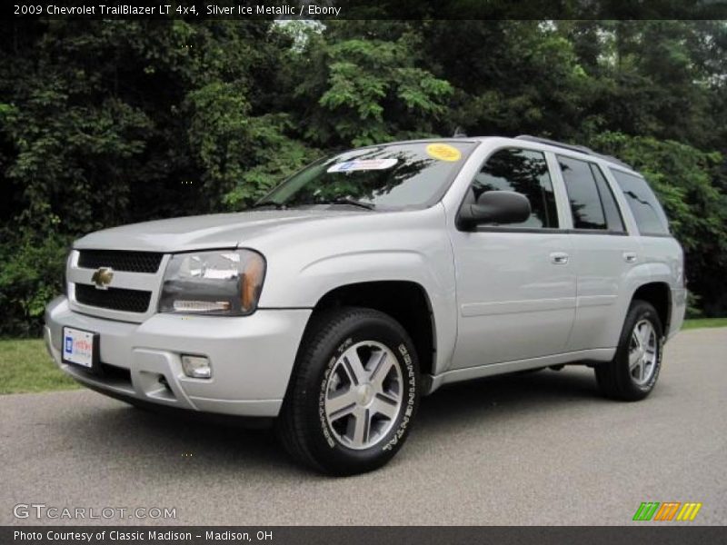 Silver Ice Metallic / Ebony 2009 Chevrolet TrailBlazer LT 4x4