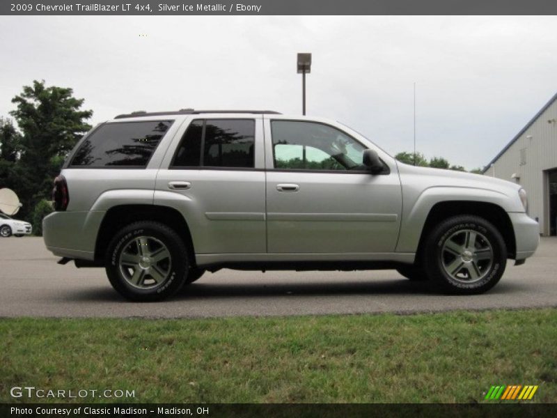 Silver Ice Metallic / Ebony 2009 Chevrolet TrailBlazer LT 4x4