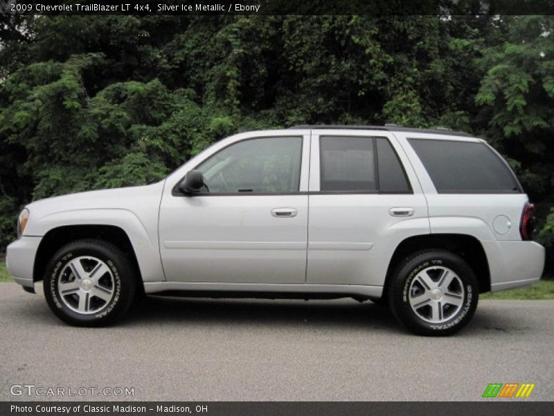 Silver Ice Metallic / Ebony 2009 Chevrolet TrailBlazer LT 4x4