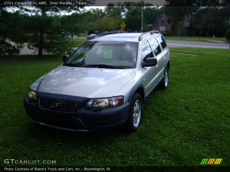 Silver Metallic / Taupe 2001 Volvo V70 XC AWD