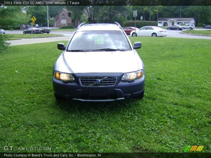 Silver Metallic / Taupe 2001 Volvo V70 XC AWD
