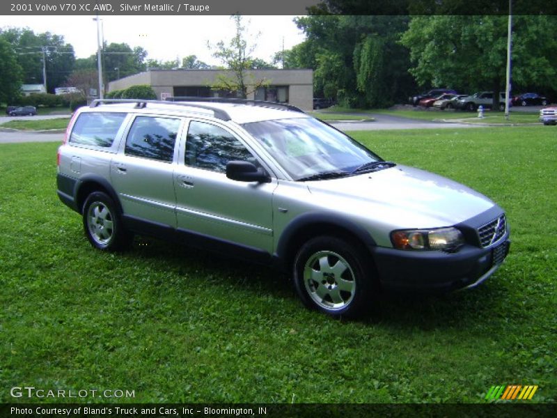 Silver Metallic / Taupe 2001 Volvo V70 XC AWD