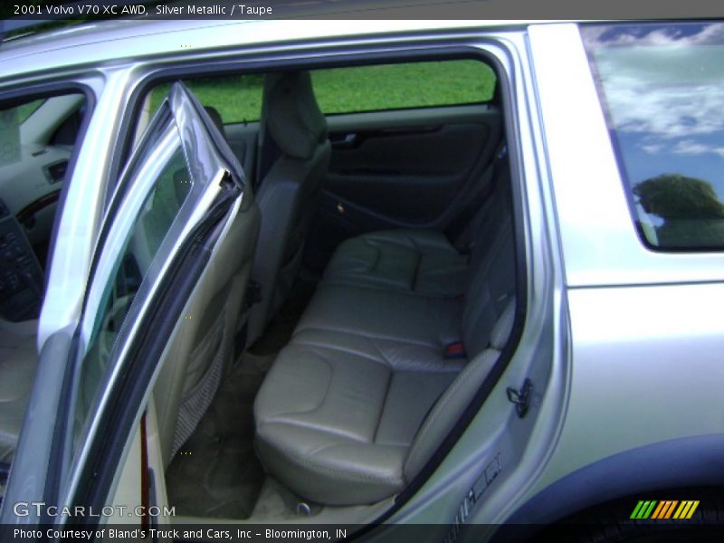 Silver Metallic / Taupe 2001 Volvo V70 XC AWD