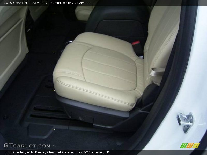 Summit White / Cashmere 2010 Chevrolet Traverse LTZ