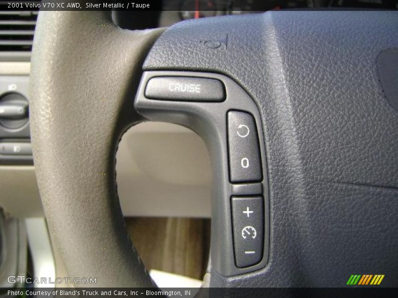 Silver Metallic / Taupe 2001 Volvo V70 XC AWD
