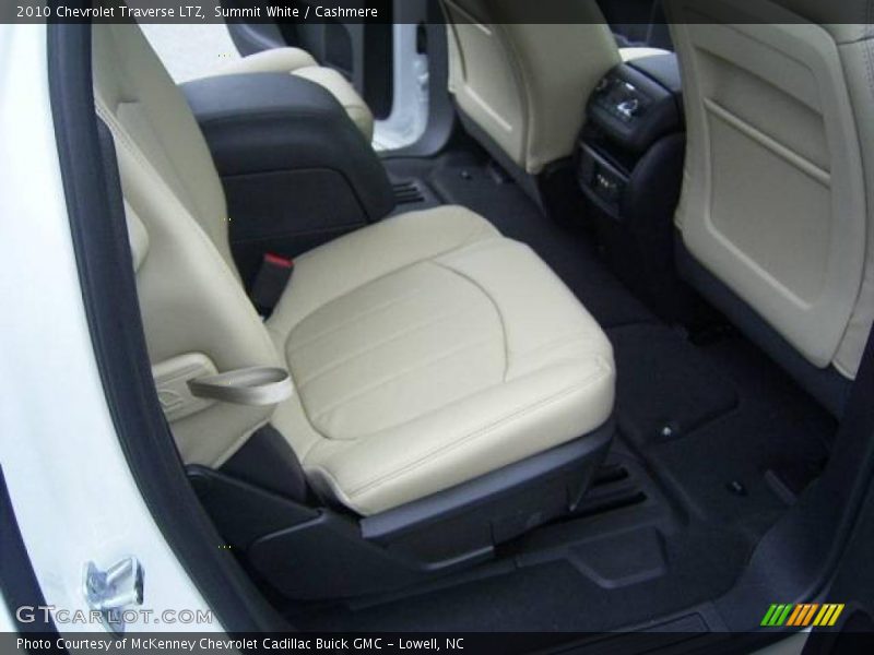 Summit White / Cashmere 2010 Chevrolet Traverse LTZ