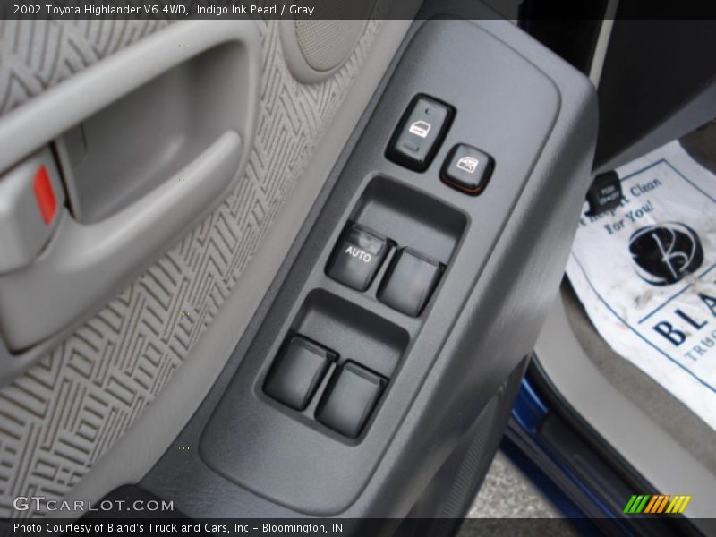 Indigo Ink Pearl / Gray 2002 Toyota Highlander V6 4WD