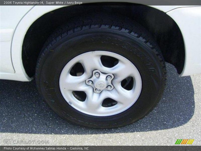 Super White / Ivory Beige 2006 Toyota Highlander I4