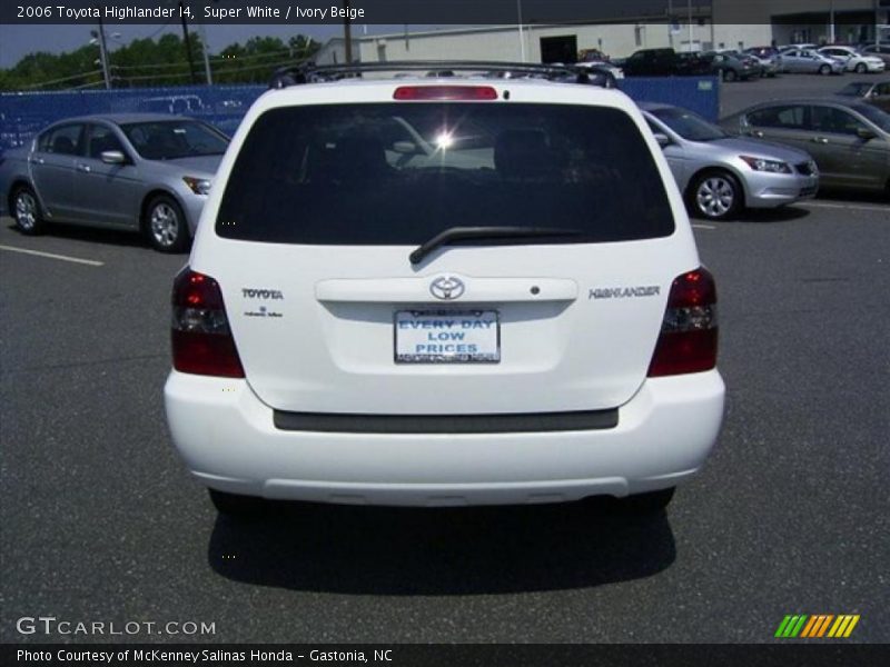 Super White / Ivory Beige 2006 Toyota Highlander I4