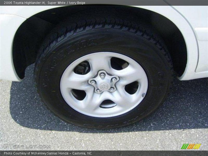 Super White / Ivory Beige 2006 Toyota Highlander I4