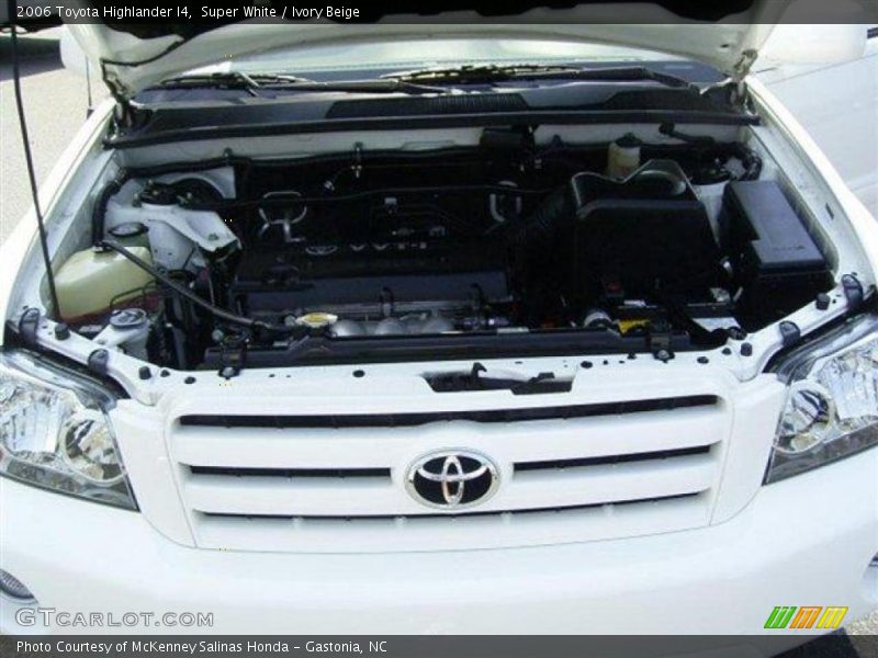 Super White / Ivory Beige 2006 Toyota Highlander I4