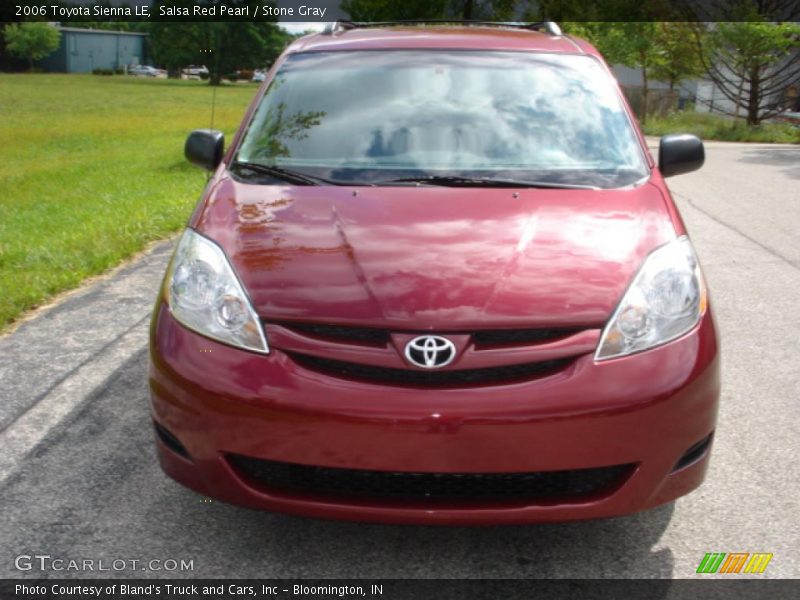 Salsa Red Pearl / Stone Gray 2006 Toyota Sienna LE