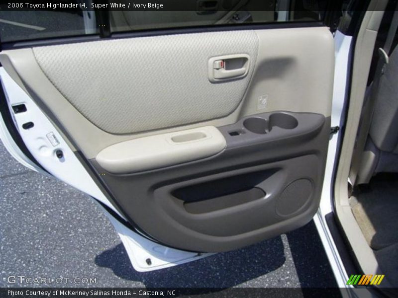 Super White / Ivory Beige 2006 Toyota Highlander I4