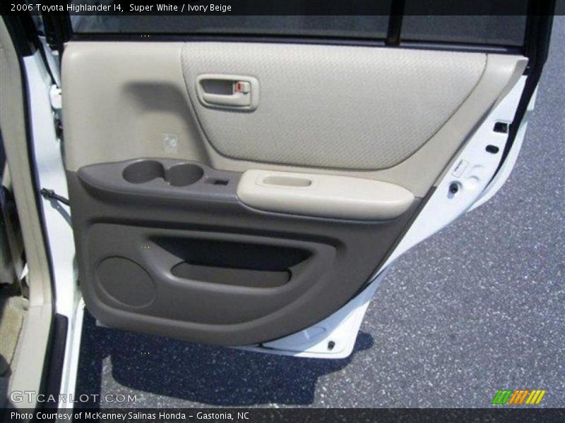 Super White / Ivory Beige 2006 Toyota Highlander I4