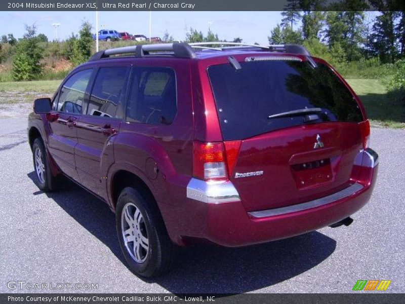 Ultra Red Pearl / Charcoal Gray 2004 Mitsubishi Endeavor XLS