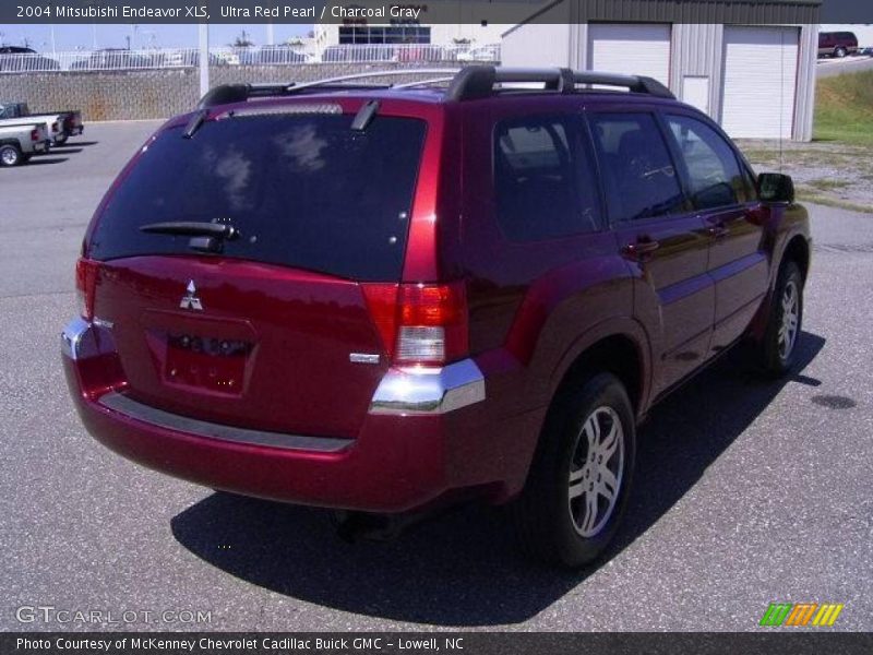 Ultra Red Pearl / Charcoal Gray 2004 Mitsubishi Endeavor XLS