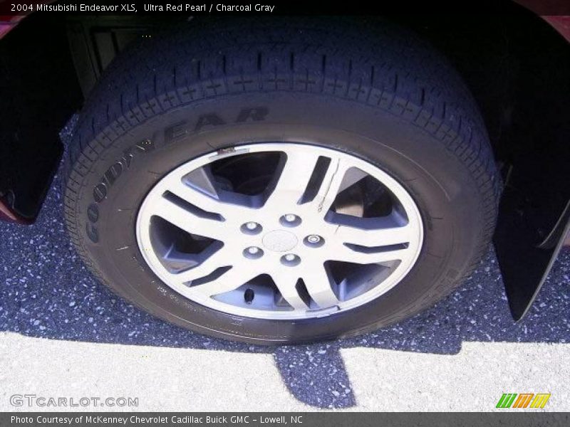 Ultra Red Pearl / Charcoal Gray 2004 Mitsubishi Endeavor XLS