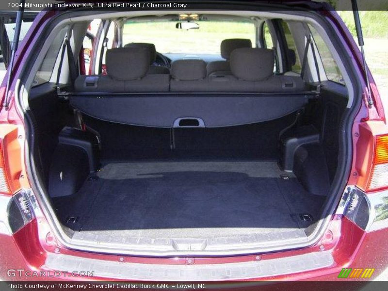 Ultra Red Pearl / Charcoal Gray 2004 Mitsubishi Endeavor XLS