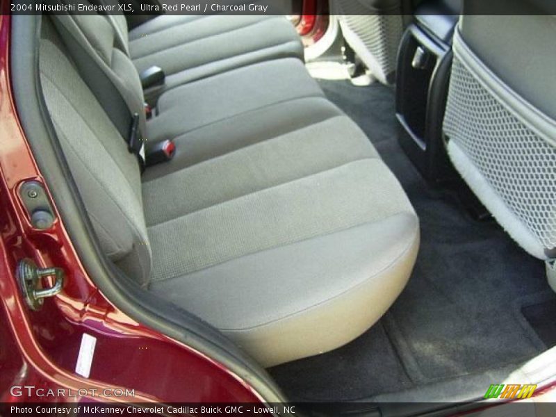 Ultra Red Pearl / Charcoal Gray 2004 Mitsubishi Endeavor XLS