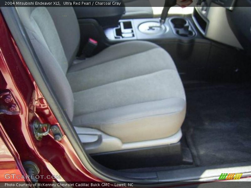 Ultra Red Pearl / Charcoal Gray 2004 Mitsubishi Endeavor XLS