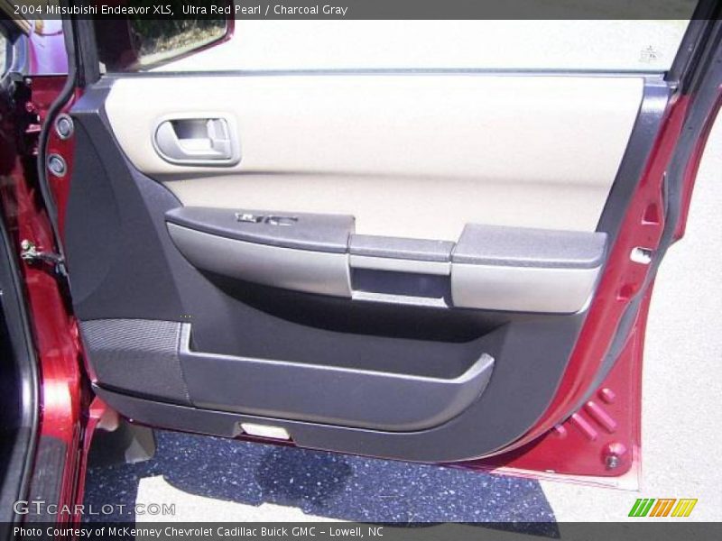 Ultra Red Pearl / Charcoal Gray 2004 Mitsubishi Endeavor XLS