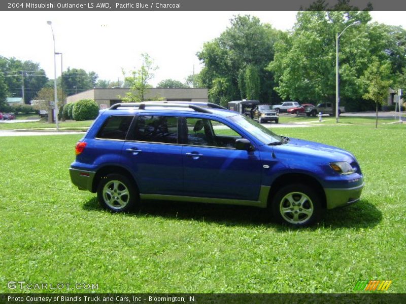 Pacific Blue / Charcoal 2004 Mitsubishi Outlander LS AWD