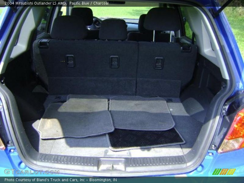 Pacific Blue / Charcoal 2004 Mitsubishi Outlander LS AWD