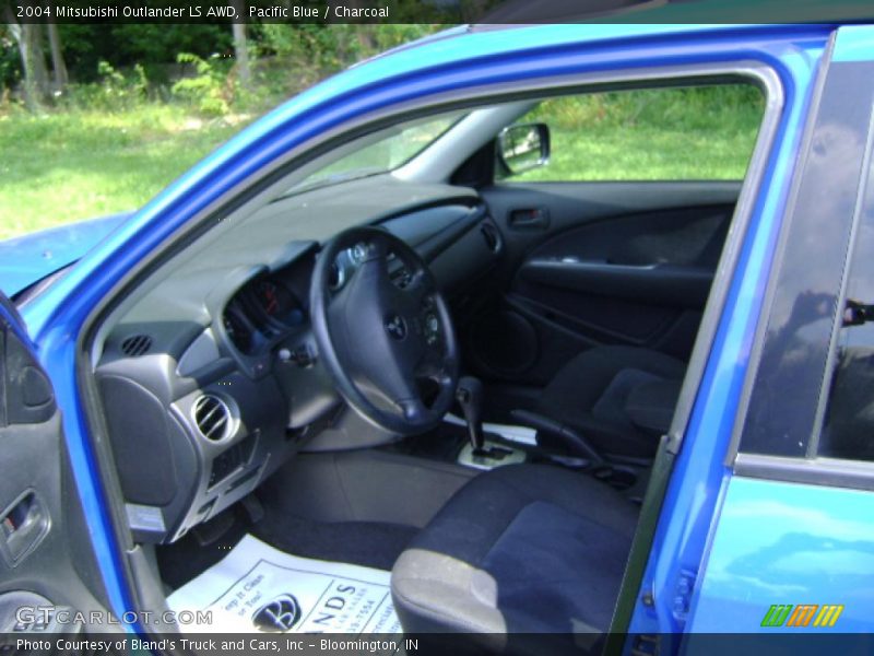 Pacific Blue / Charcoal 2004 Mitsubishi Outlander LS AWD