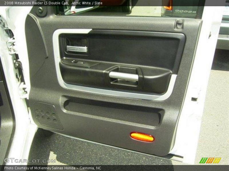 Arctic White / Slate 2008 Mitsubishi Raider LS Double Cab