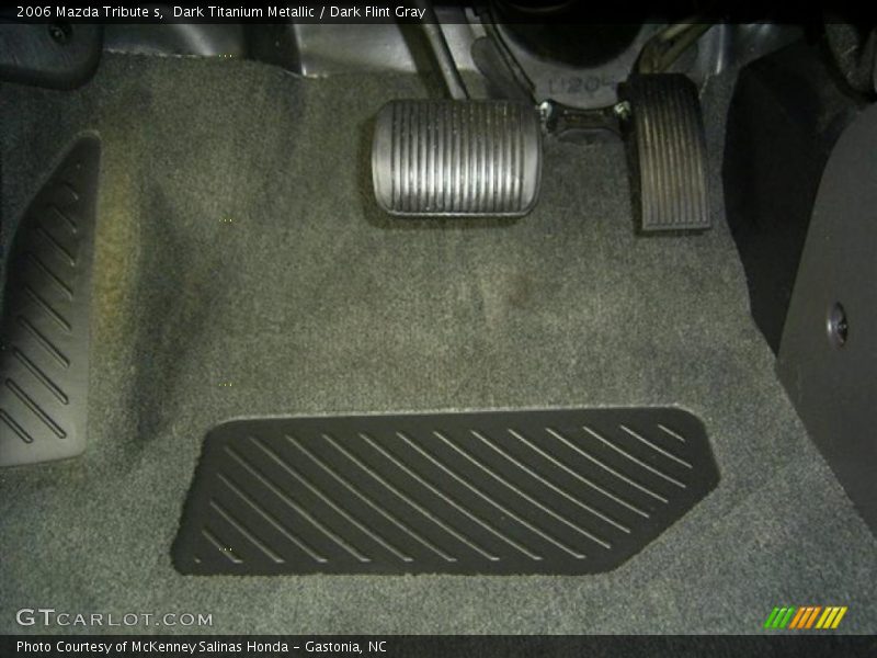 Dark Titanium Metallic / Dark Flint Gray 2006 Mazda Tribute s