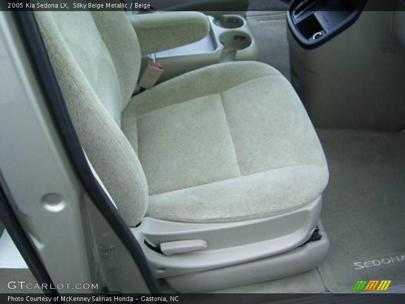 Silky Beige Metallic / Beige 2005 Kia Sedona LX