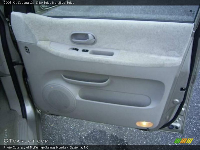 Silky Beige Metallic / Beige 2005 Kia Sedona LX