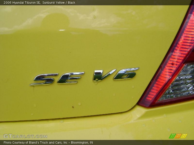 Sunburst Yellow / Black 2006 Hyundai Tiburon SE