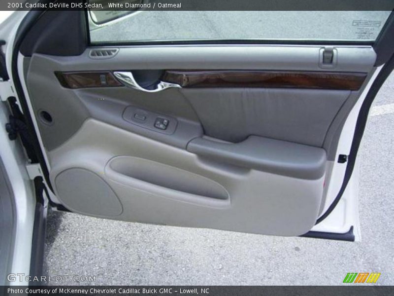 White Diamond / Oatmeal 2001 Cadillac DeVille DHS Sedan