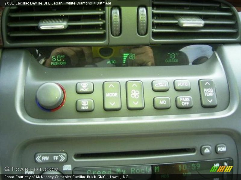 White Diamond / Oatmeal 2001 Cadillac DeVille DHS Sedan