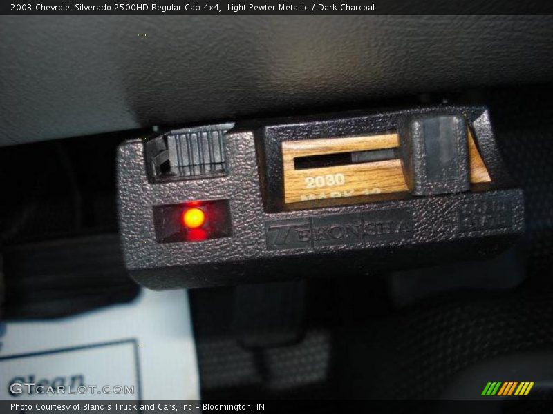 Light Pewter Metallic / Dark Charcoal 2003 Chevrolet Silverado 2500HD Regular Cab 4x4